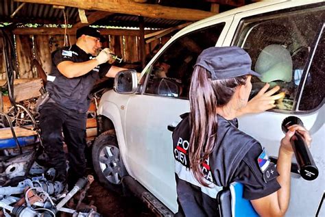 La Policía Detuvo A Una Banda Que Desmantelaban Autos Robados