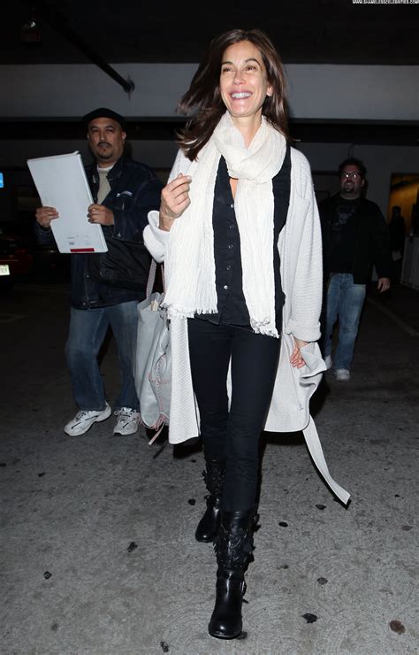 Teri Hatcher High Resolution Posing Hot Celebrity Beautiful Babe