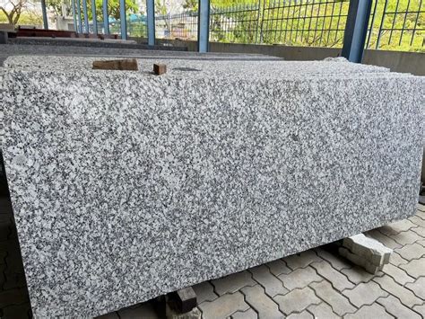 Big Slab Rajasthan White Granite Thickness 15 20 Mm At 75 Sq Ft In