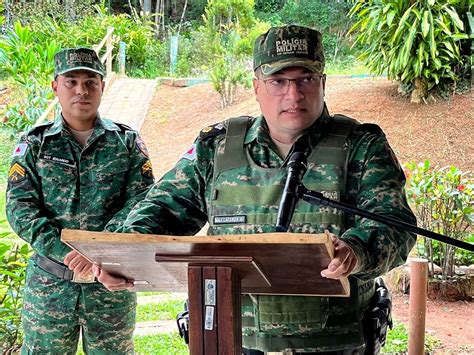 Prefeito de Muriaé entrega nova viatura para Polícia Militar do Meio