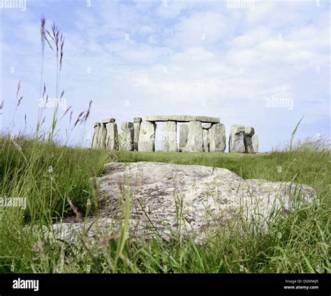 The Sarsen circle at Stonehenge, Amesbury, Wiltshire, 2000. Artist: P ...