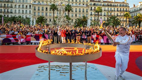 JO 2024 le relais de la flamme olympique a mis le feu à Toulon