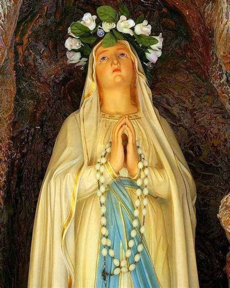 Crown Of Roses Mother Mary Images Mother Mary Mama Mary