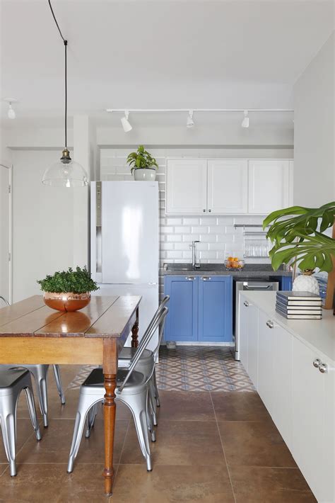 Cozinha Com Armários Em Duas Cores Branco Azul Jeito De Casa