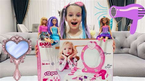 Barbie Kuaför Seti Videosu Ada Kuaför Setini Açıyor Barbie Ailesi Kız