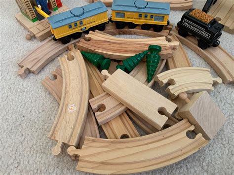 Thomas Brio Lionel Wooden Train Lot Crane Conductors Shed Bridge