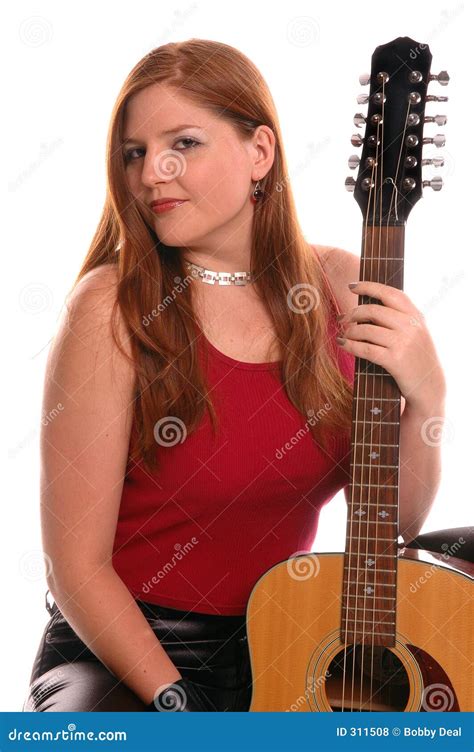 Mujer Con Una Guitarra Ac Stica Foto De Archivo Imagen De Cante