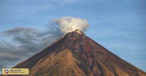 The Majestic Mount Mayon: A Picturesque Volcano in the Philippines ...