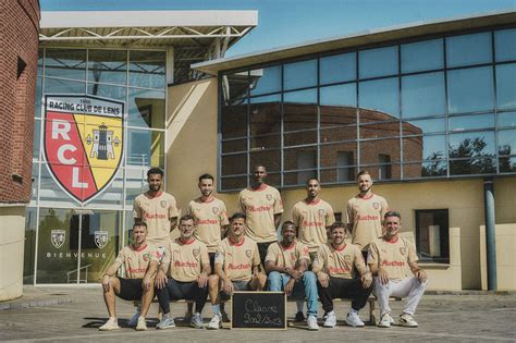 Le Rc Lens D Voile Son Maillot Dor Sp Cifique Pour L Uefa Champions