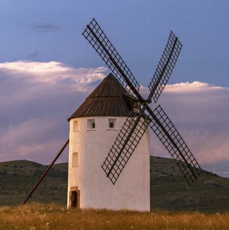 El Molino De Viento De MALANQUILLA EL MACHO De Los Molinos De Viento