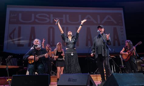 León Gieco y Gustavo Santaolalla cerraron un notable homenaje a De