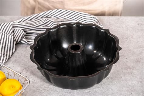 Bundt Pan Vs Loaf Pan Vs Tube Pan What Are The Differences