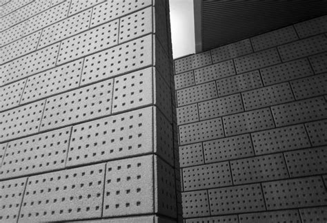 Grey concrete wall photo – Free Building Image on Unsplash