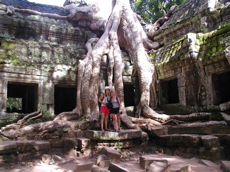 trails: ..17.. angkor wat