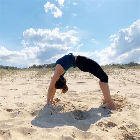 basic yoga poses on the beach images – Yoga Poses