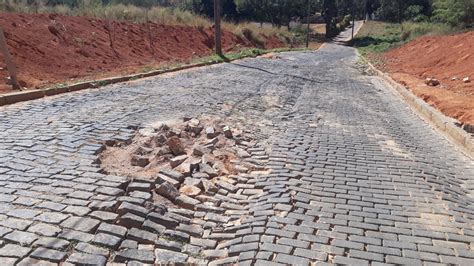 Carangola NotíciasFALA CIDADÃO MORADORES DO BAIRRO PANORAMA RECLAMAM