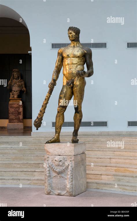 Hercules statue bronze hi-res stock photography and images - Alamy