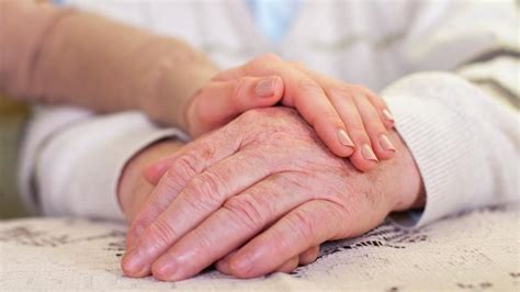 Alzheimer hastalığının evreleri nelerdir Sağlık Sistemi