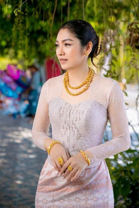 Pin By Lilian Otieno On Lovely Dresses Myanmar Dress Design