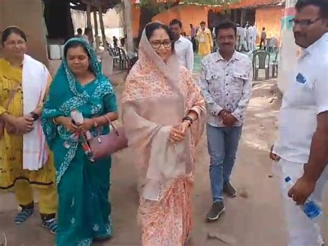 Digvijay Singhs Wife Took Charge Of The Election Campaign दिग्विजय