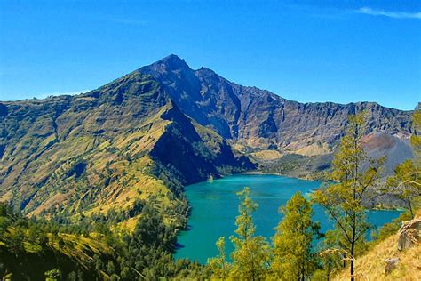 5 Danau Indah Di Indonesia