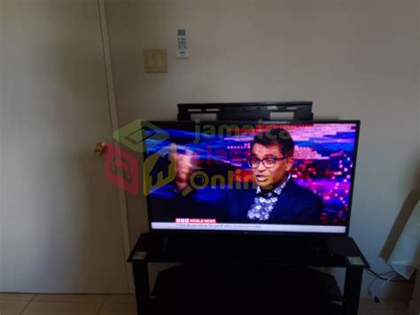 For Sale: 43 In LG FLAT SCREEN SMART TV With Stand - Portmore