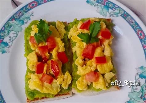 Resep Avocado Toast With Scrambled Eggs Oleh Ratih Anita Dewi