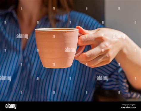 Hand Holding Coffee Cup Hi Res Stock Photography And Images Alamy