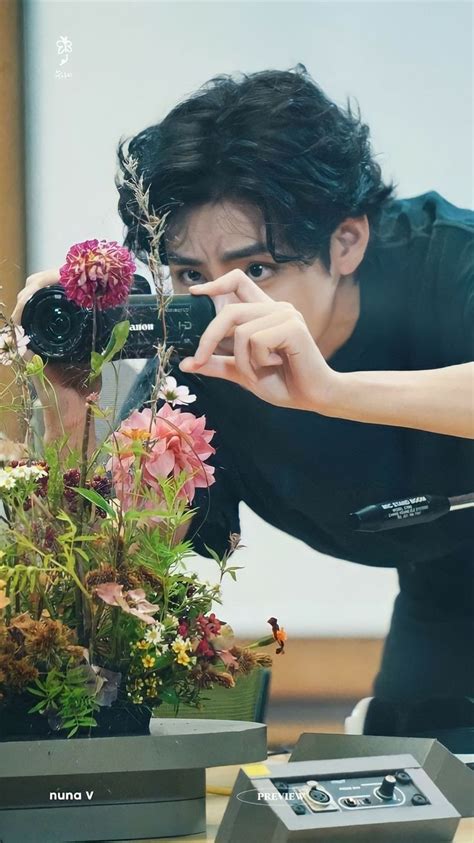 Pin de Uchi en V || 김태형 | Chicos famosos, Fotos de perfil, Celebridades