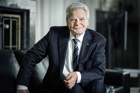 Alt Bundespräsident Joachim Gauck über Buch Erschütterungen