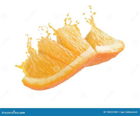 Chapoteo Del Zumo De Naranja Con Una Rebanada De Naranja Foto De