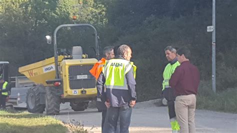 L Alcalde Xavier Guitart Visita Les Obres De La Via Verda Per