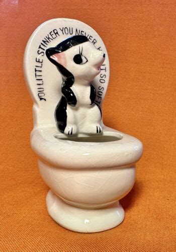 Fun Vintage Skunk Toilet Porcelain Kitsch Figurine You Little Stinker