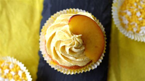 Peach cupcakes | Baking Recipes | GoodtoKnow