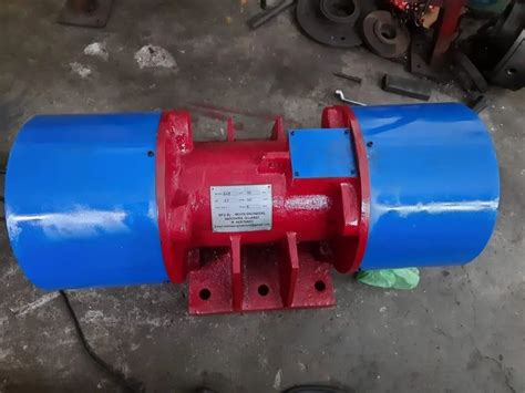 Three Phase 3000 Rpm Unbalanced Vibratory Motor At 50000 In Vadodara