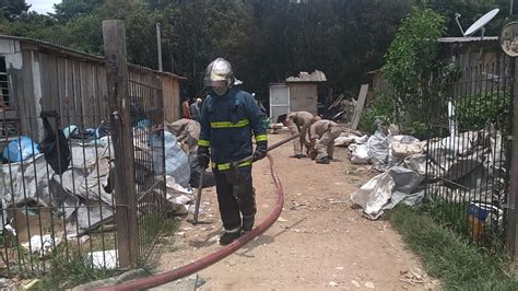 Homem Ateia Fogo Na Pr Pria Casa Perde Tudo E Sofre Queimaduras Deu