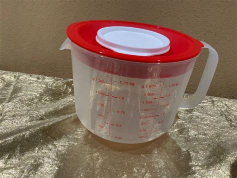 Buy New UNIQUE Tupperware 8 Cup Mix N Store Measuring Cup 2L Red Chili