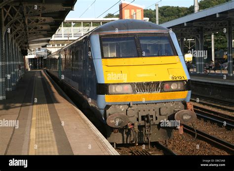 Class 82 Electric Locomotive Train At Platform Ipswich Railway Station Suffolk England Stock