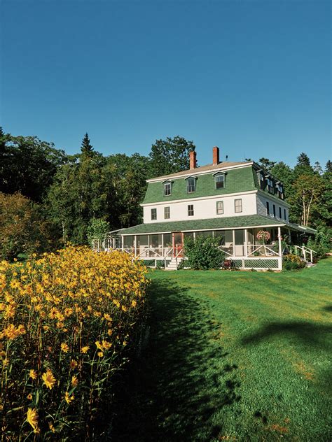 The Retro-Cool Coastal Maine Inn to Visit This Summer - The Maine Mag