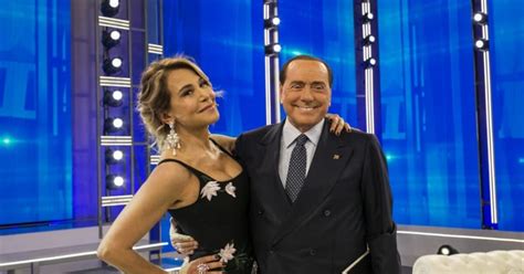 Silvio Berlusconi Barbara D Urso Ricorda L Ex Premier Le Commoventi