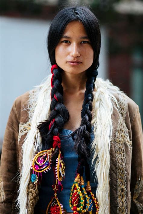 Pin By Gladys Paulino On Etnias Native American Girls American Indian Girl Native American Hair