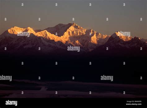 Kanchenjunga hi-res stock photography and images - Alamy