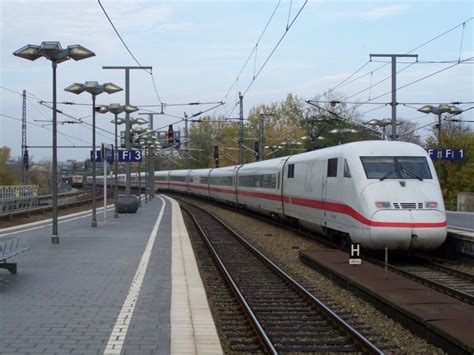 Diese zwei ICE 2 züge fuhren am 29 Oktober 2007 als ICE 557 Köln Hbf