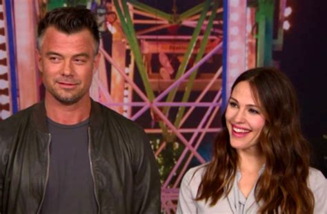 Jennifer Garner And Josh Duhamel On Laughing Off Dating Rumors While Working On Love Simon