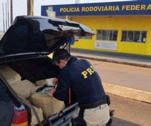 Traficante Foge De Abordagem Bate Em Outro Carro E Abandona Meia