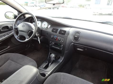 2004 Dodge Intrepid SXT interior Photo #59398289 | GTCarLot.com