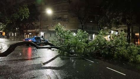 Temporal En El Amba Destrozos Vientos De Más De 120 Kilómetros Por