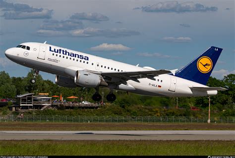 D AILA Lufthansa Airbus A319 114 Photo By Niclas Rebbelmund