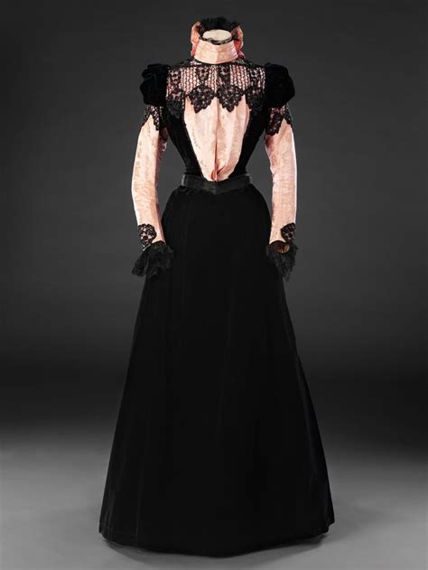 Fripperiesandfobs “ Day Dress Late 1890′s From The John Bright