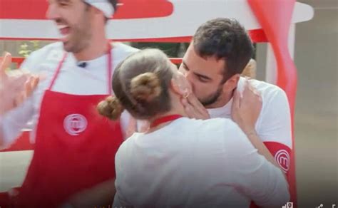 Masterchef Mostró En Directo La Pasión Entre Jokin Y Eva Con Este Beso